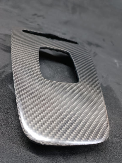 Polestar 2 carbon fiber center console