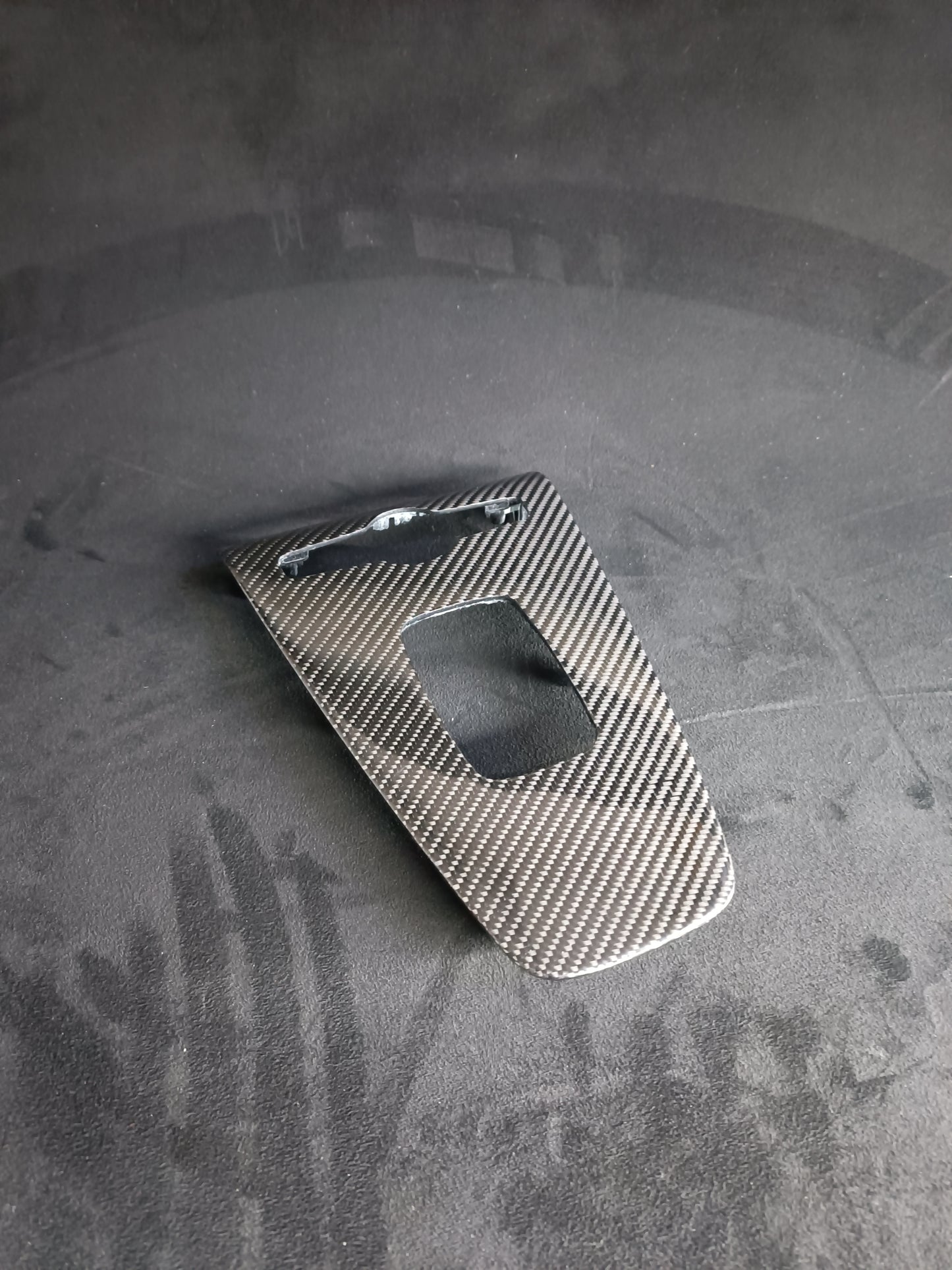 Polestar 2 carbon fiber center console