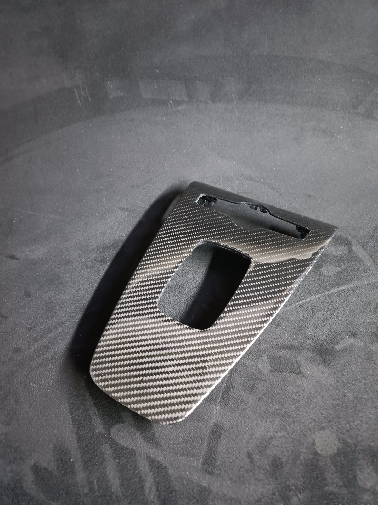 Polestar 2 carbon fiber center console