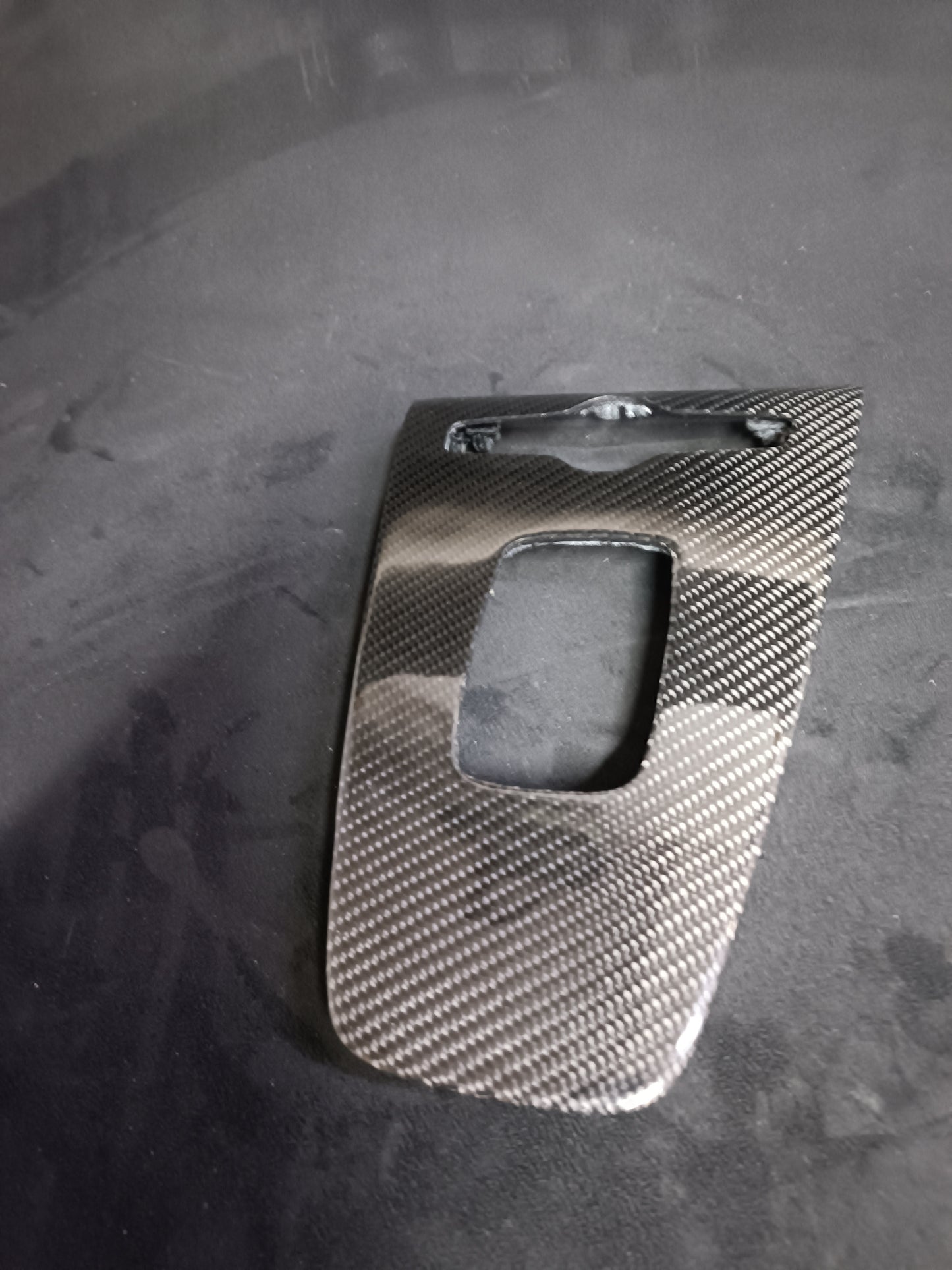 Polestar 2 carbon fiber center console